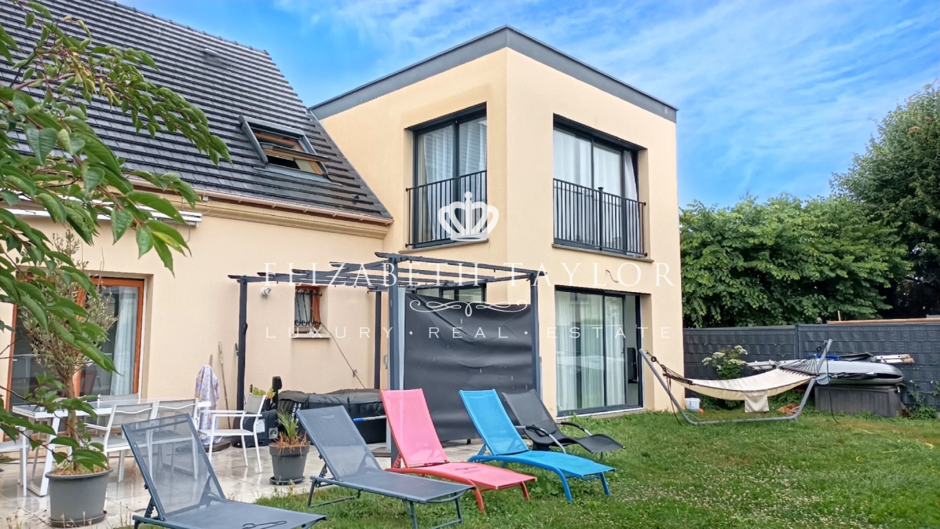 house 8 rooms for sale on Maurepas (78310) - See details