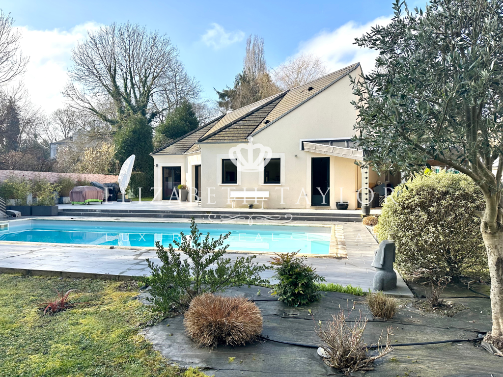 villa 10 rooms for sale on Orgeval (78630) - See details