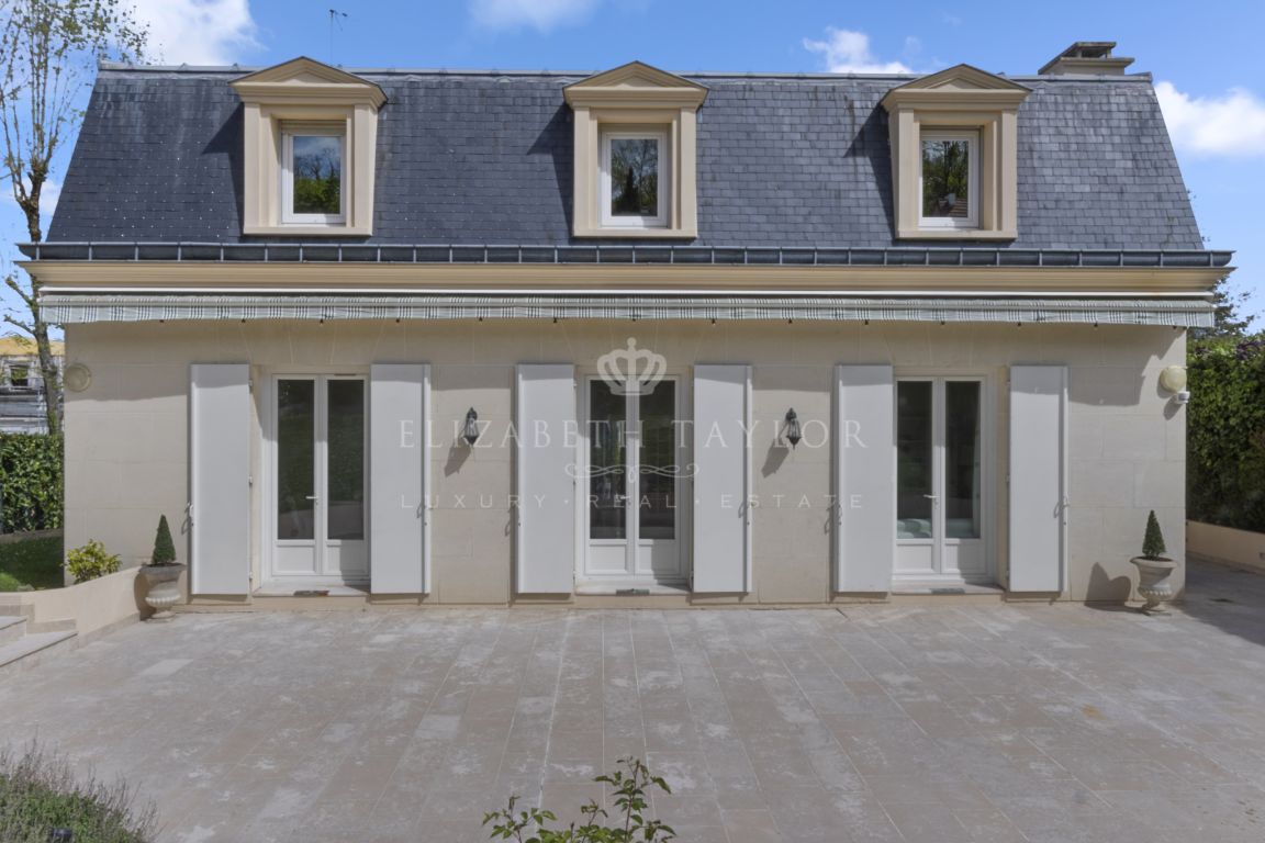 house 10 rooms for rent on Rueil-Malmaison (92500) - See details
