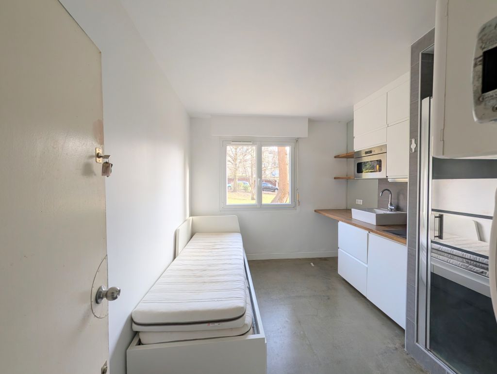 apartment 3 rooms for sale on Saint-Germain-en-Laye (78100) - See details