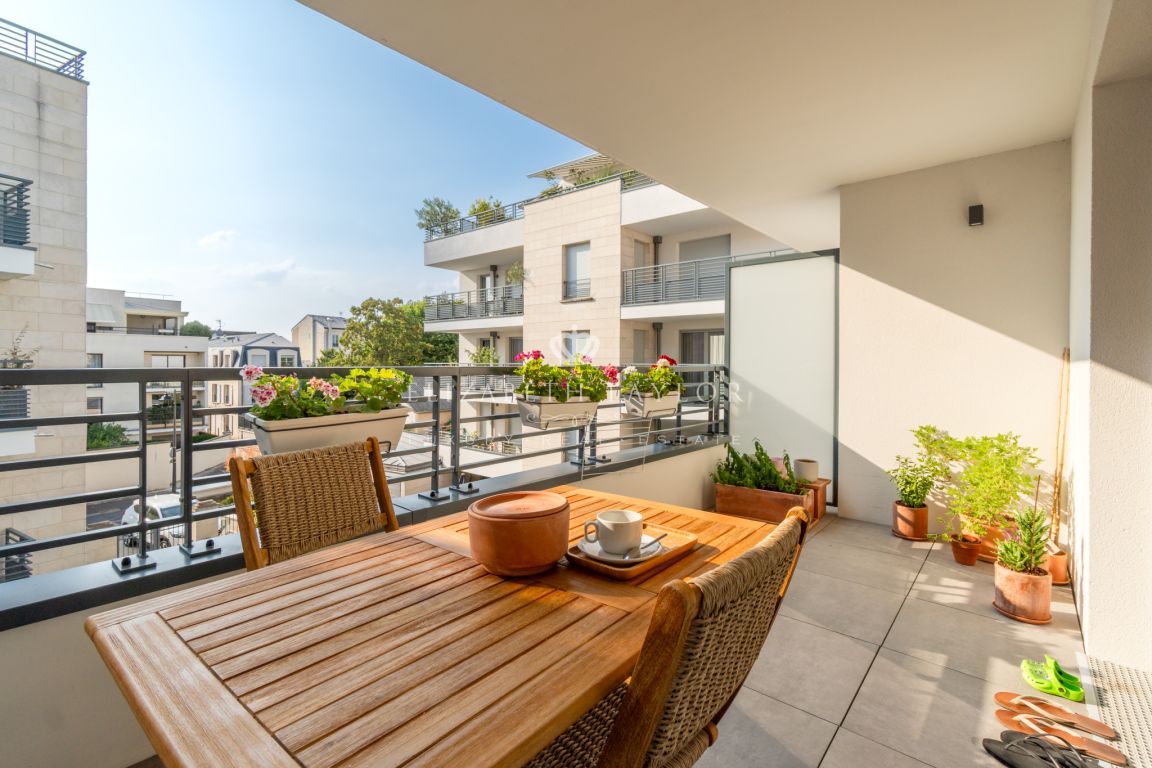 apartment 3 rooms for sale on Maisons-Laffitte (78600) - See details